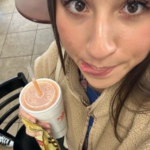 Meet your Posher, Akari